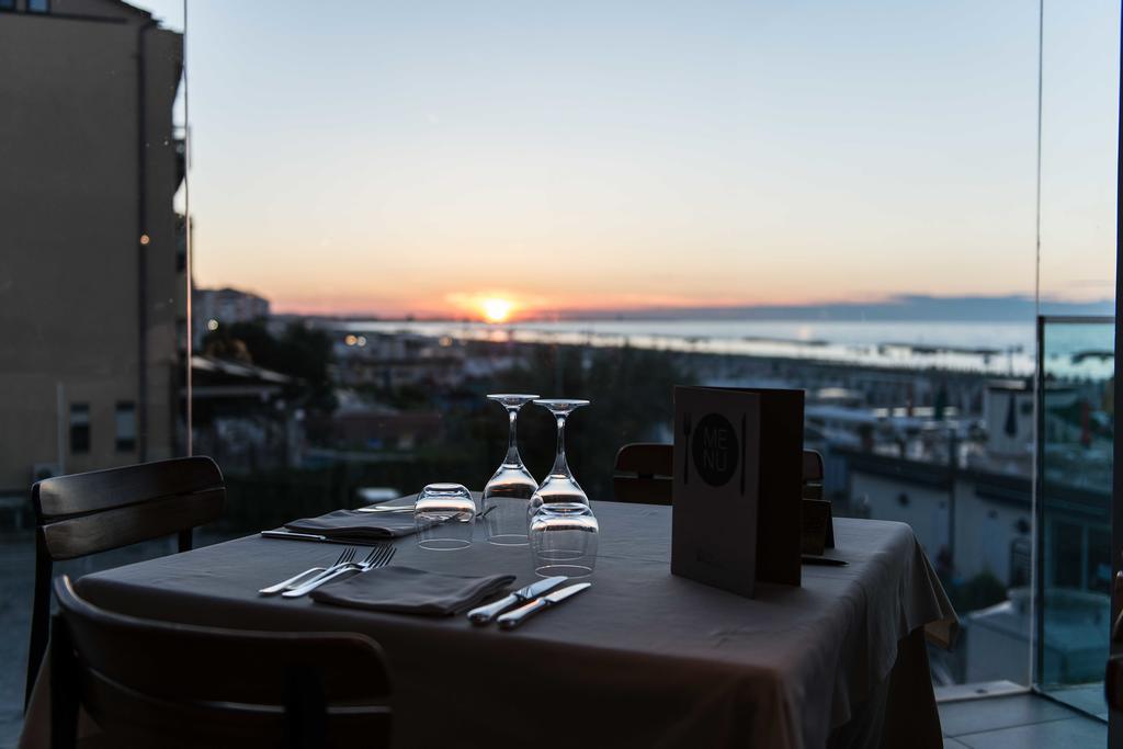 Victoria Palace Hotel Cattolica Exterior photo